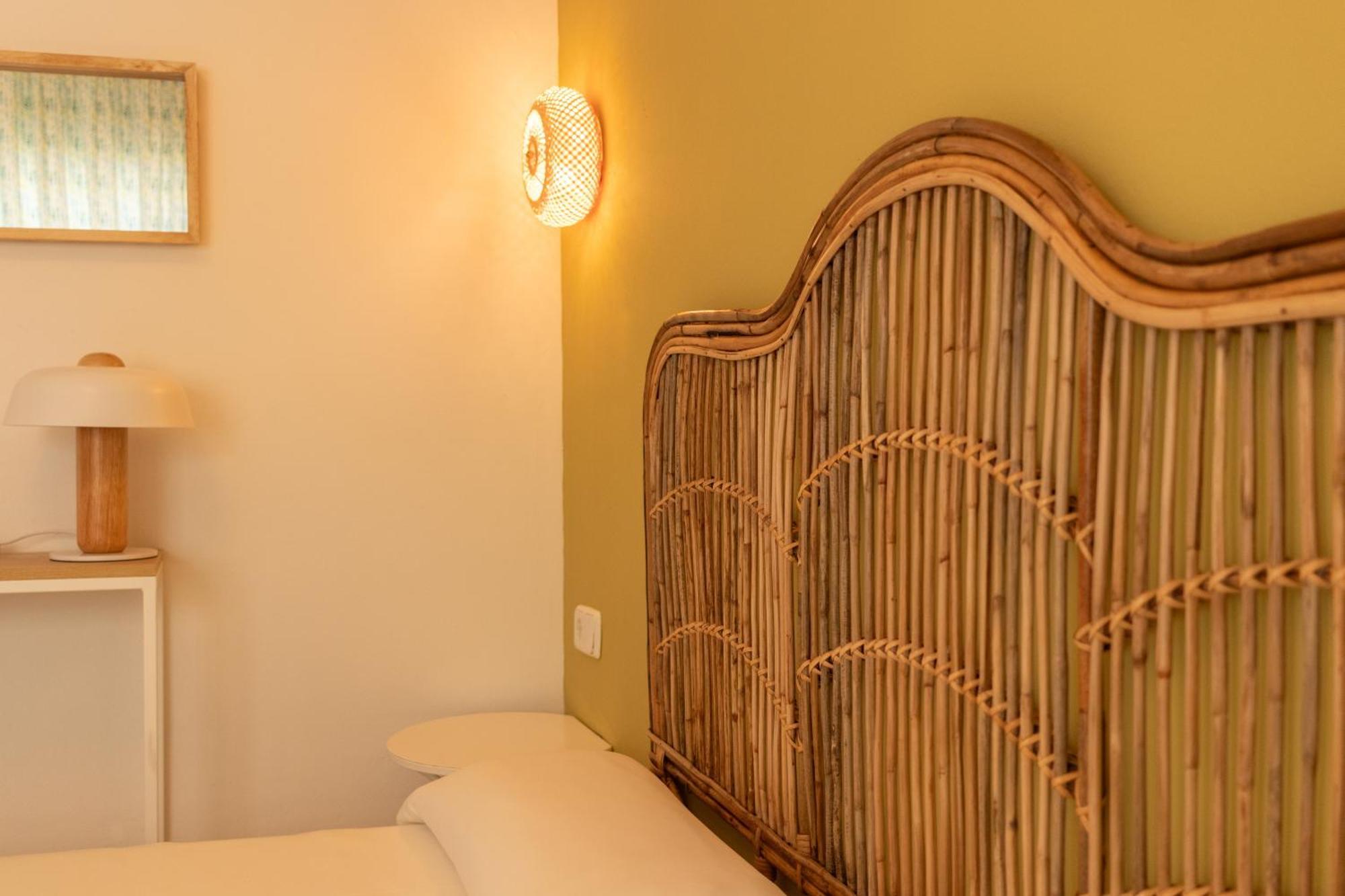 Aparthotel Boutique Poniente Playa San Antonio  Kültér fotó